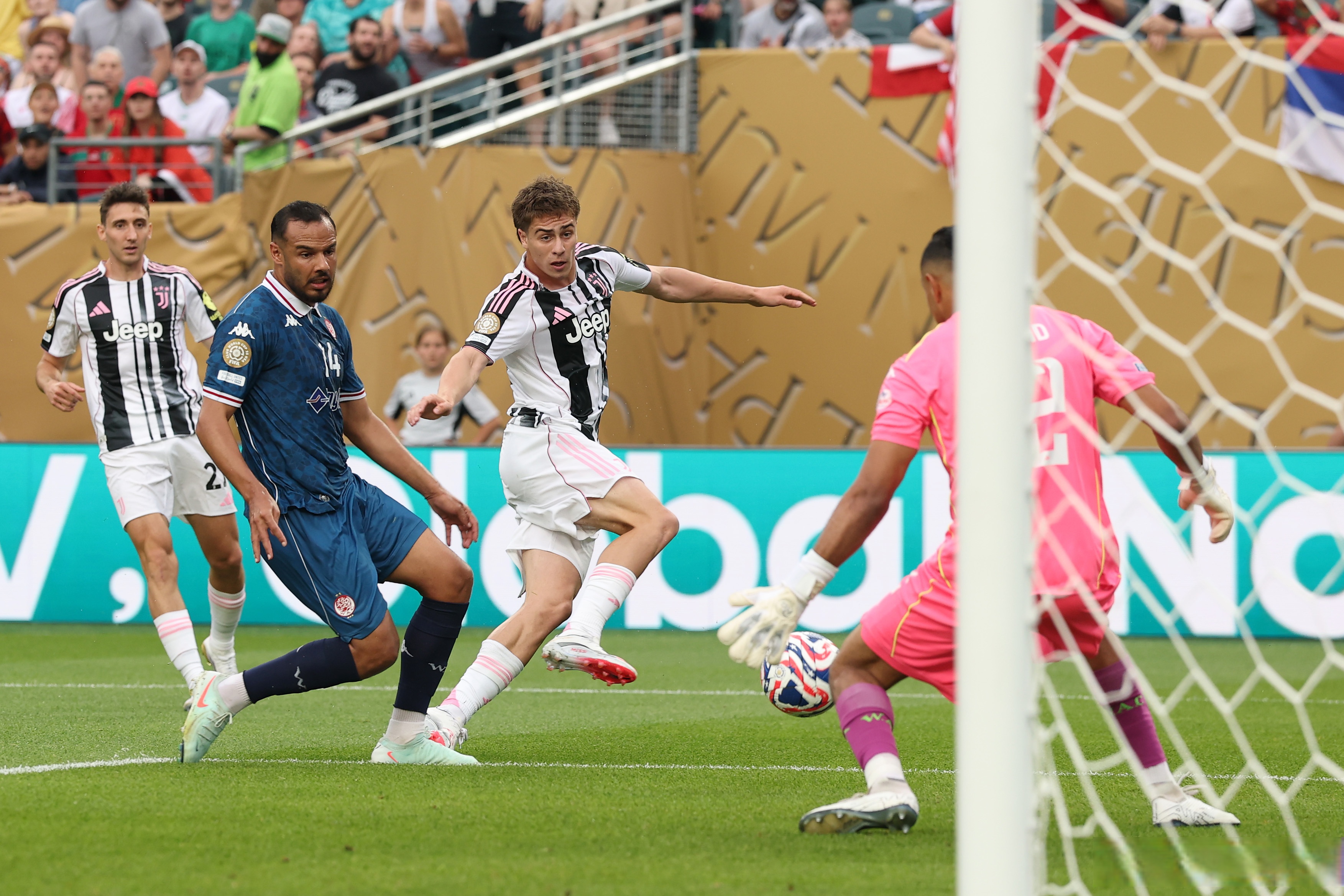 关于尤文图斯迎德甲关键赛，关键时刻刷新队史纪录，震撼外界，团队化学反应显著的信息